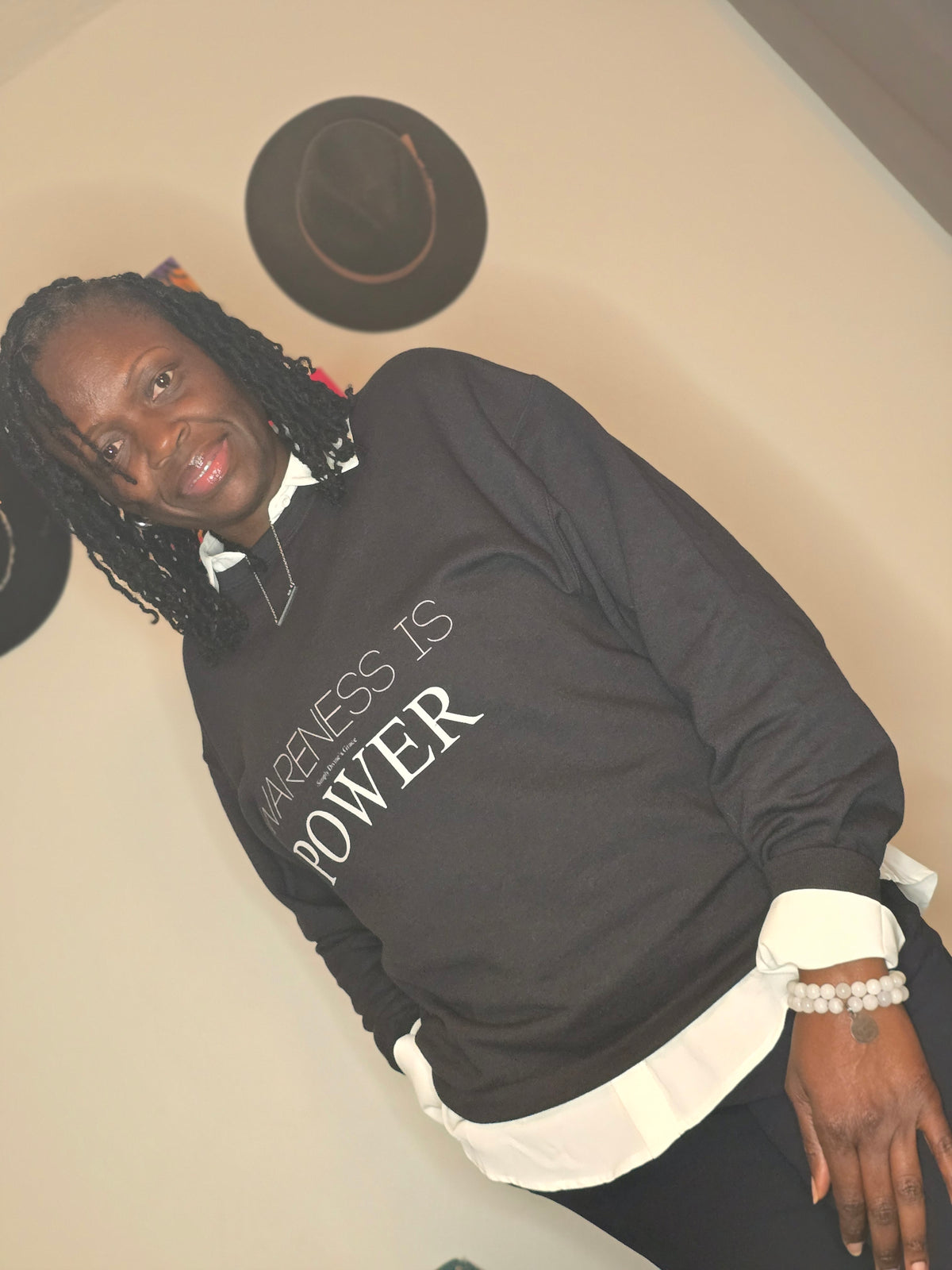 Crew neck sweatshirt "Awareness is Power"